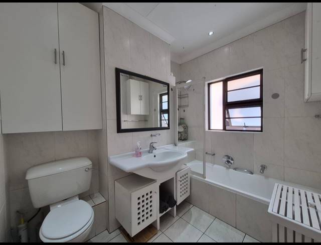 2 BEDROOM TOWNHOUSE FOR SALE IN PEACEHAVEN